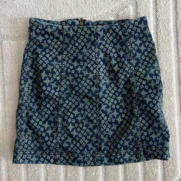 Free People Printed Mini Skirt, in size 4 🕊️ - Picture 2 of 4